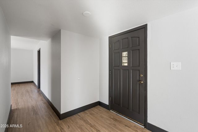 3817 W HARMONT Drive, Phoenix, AZ 85051