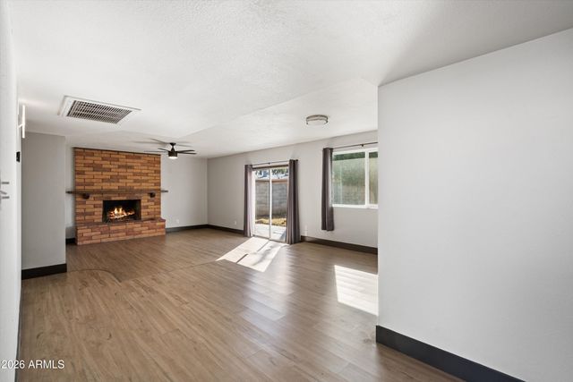 3817 W HARMONT Drive, Phoenix, AZ 85051