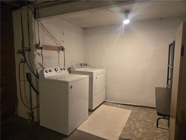 2435 S GLENWOOD Avenue, Independence, MO 64052