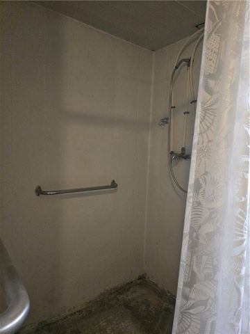 2435 S GLENWOOD Avenue, Independence, MO 64052