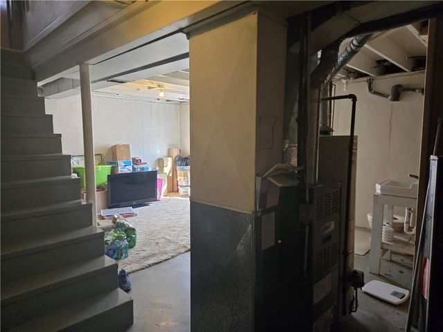 2435 S GLENWOOD Avenue, Independence, MO 64052