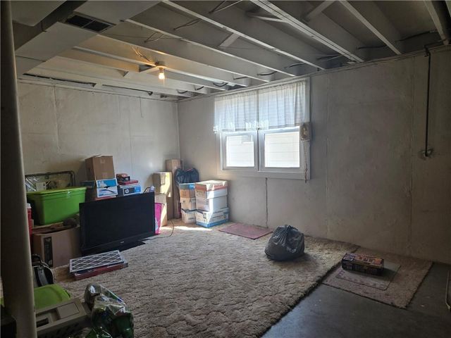 2435 S GLENWOOD Avenue, Independence, MO 64052