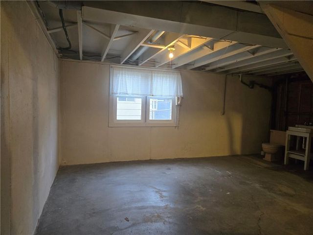 2435 S GLENWOOD Avenue, Independence, MO 64052