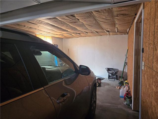 2435 S GLENWOOD Avenue, Independence, MO 64052