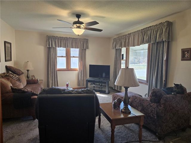 2435 S GLENWOOD Avenue, Independence, MO 64052