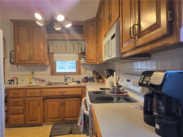 2435 S GLENWOOD Avenue, Independence, MO 64052