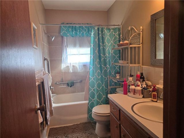 2435 S GLENWOOD Avenue, Independence, MO 64052