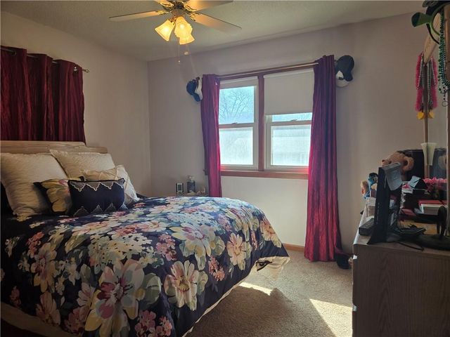 2435 S GLENWOOD Avenue, Independence, MO 64052