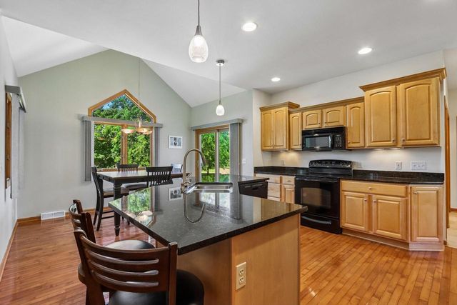 5120 Old Farm ROAD, Racine, WI 53402