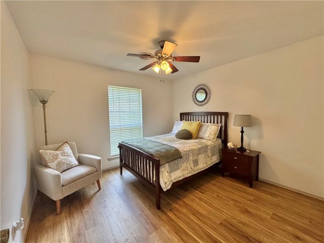 1101 S LAREDO Avenue, Russellville, AR 72801