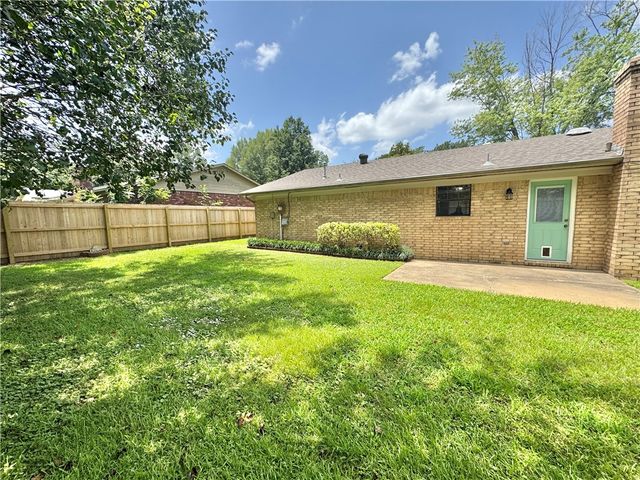 1101 S LAREDO Avenue, Russellville, AR 72801