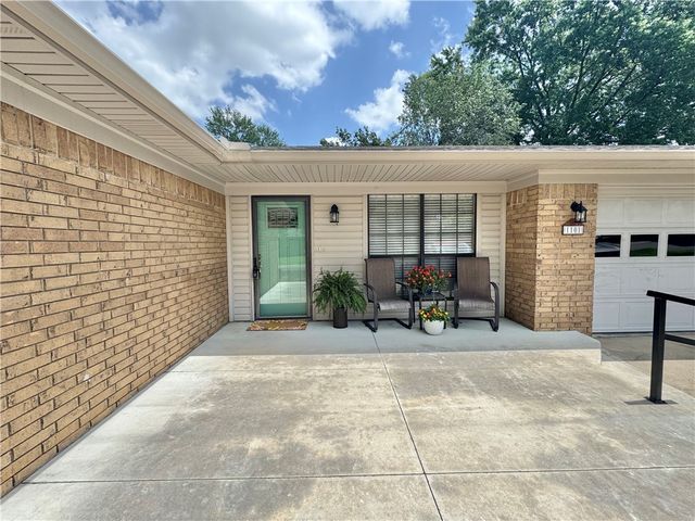 1101 S LAREDO Avenue, Russellville, AR 72801