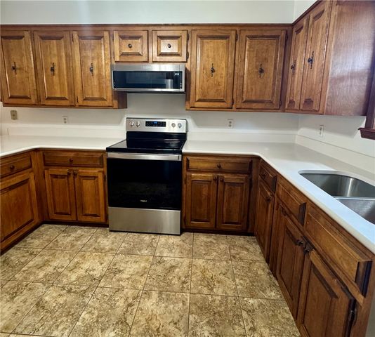 1101 S LAREDO Avenue, Russellville, AR 72801