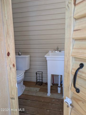 5623 Wood Ridge Road, Wilmington, NC 28409