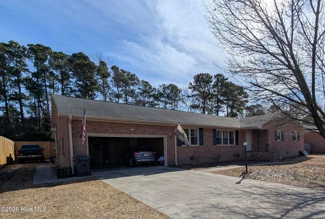 5623 Wood Ridge Road, Wilmington, NC 28409