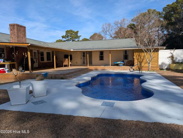 5623 Wood Ridge Road, Wilmington, NC 28409