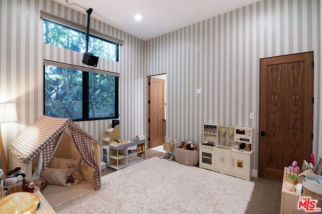 14840 Sutton Street, Sherman Oaks, CA 91403