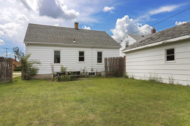 7821 22nd AVENUE, Kenosha, WI 53143