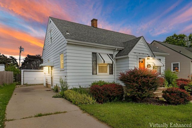 7821 22nd AVENUE, Kenosha, WI 53143