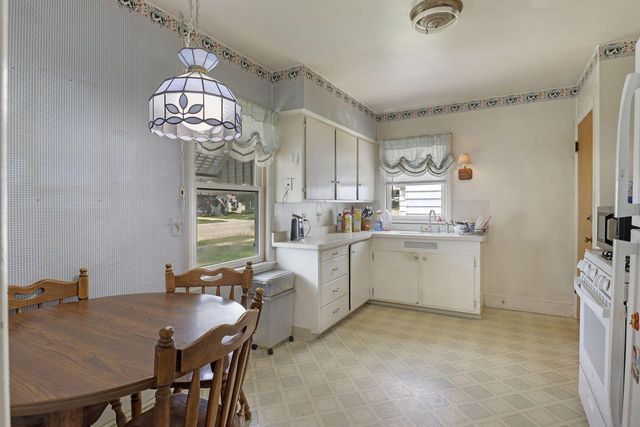 7821 22nd AVENUE, Kenosha, WI 53143