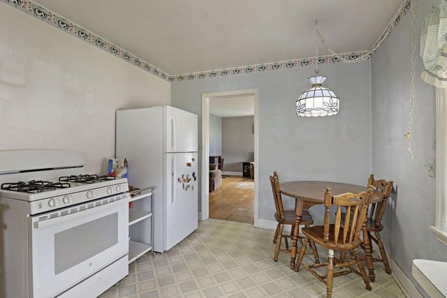 7821 22nd AVENUE, Kenosha, WI 53143