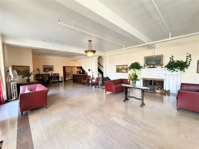2121 James M Wood Boulevard 411, Los Angeles, CA 90006
