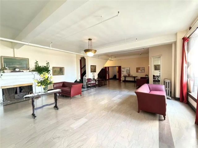 2121 James M Wood Boulevard 411, Los Angeles, CA 90006