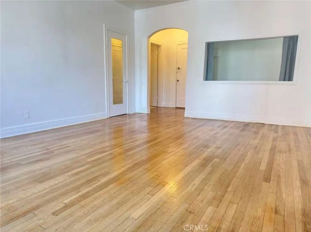 2121 James M Wood Boulevard 411, Los Angeles, CA 90006