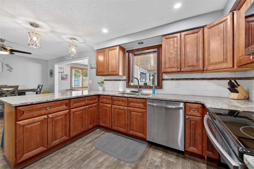 Image 14 of property listing at 1010 FERNALD STREET, Edgewater, FL 32132