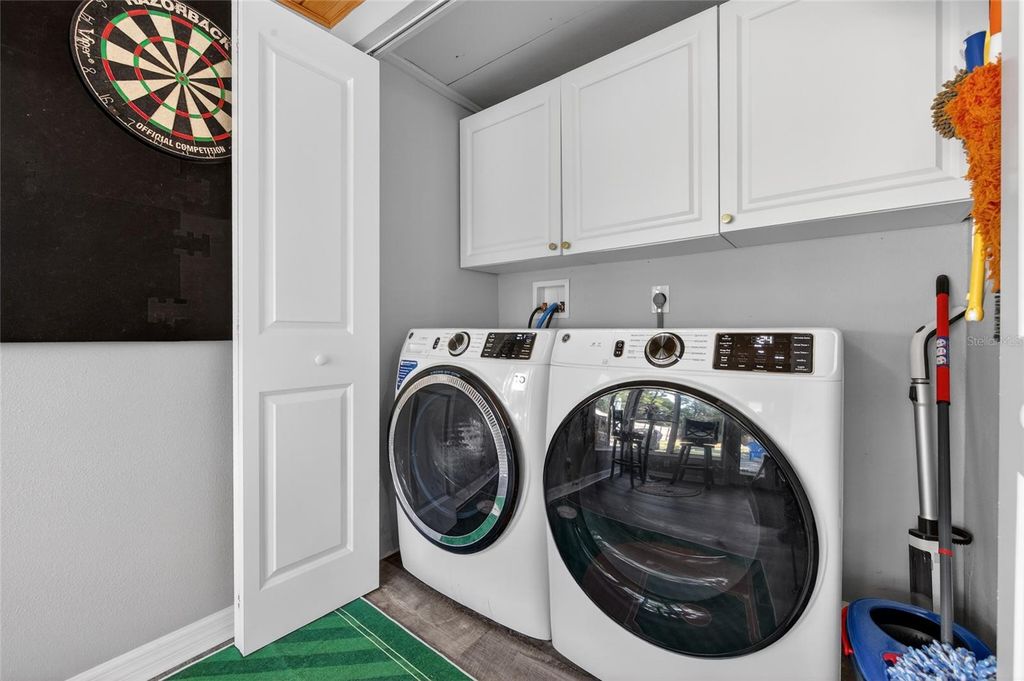 Image 25 of property listing at 1010 FERNALD STREET, Edgewater, FL 32132