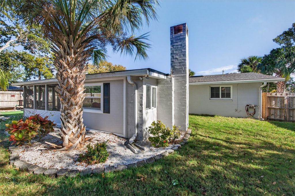 Image 29 of property listing at 1010 FERNALD STREET, Edgewater, FL 32132