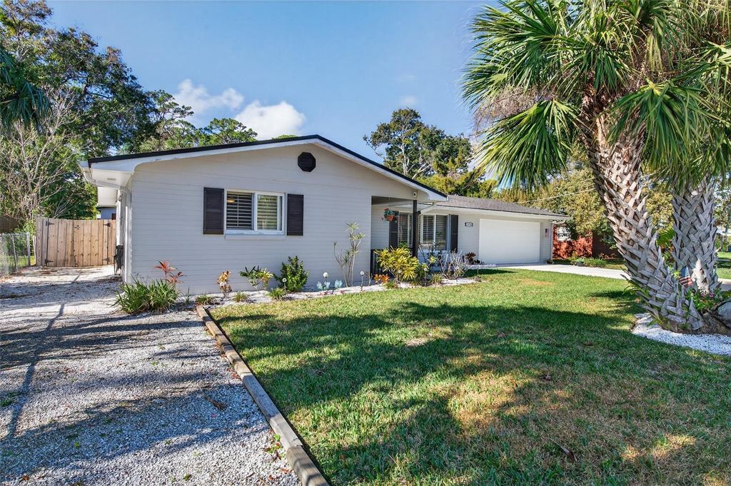 Image 38 of property listing at 1010 FERNALD STREET, Edgewater, FL 32132