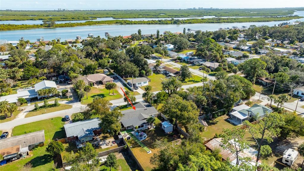 Image 40 of property listing at 1010 FERNALD STREET, Edgewater, FL 32132