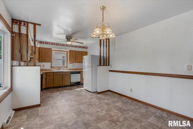 8 Foresters Lane, Springfield, IL 62704