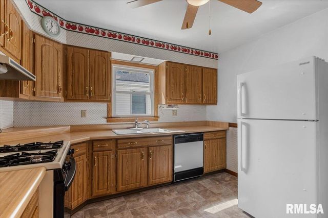 8 Foresters Lane, Springfield, IL 62704