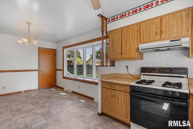 8 Foresters Lane, Springfield, IL 62704