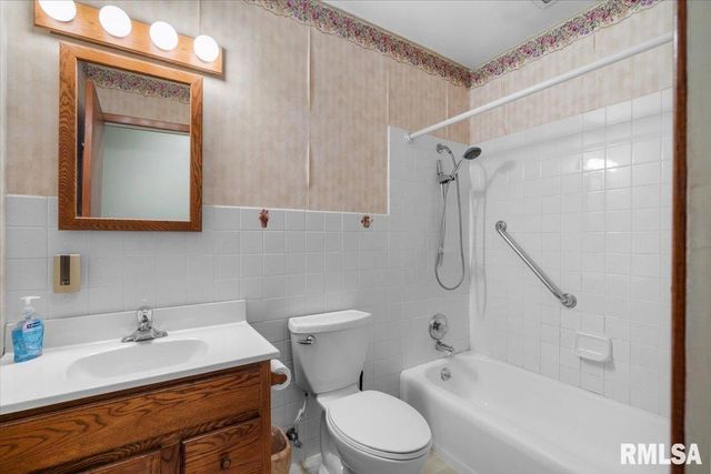 8 Foresters Lane, Springfield, IL 62704