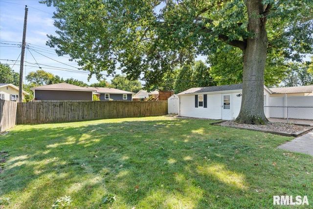 8 Foresters Lane, Springfield, IL 62704