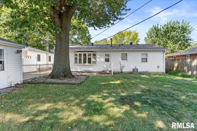 8 Foresters Lane, Springfield, IL 62704