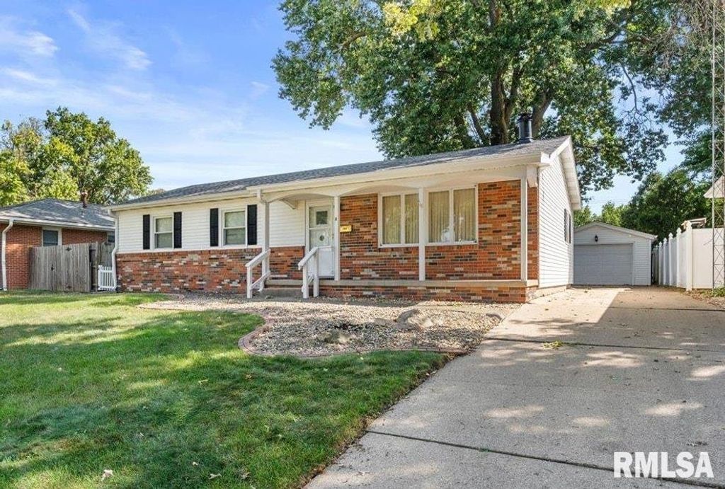 8 Foresters Lane, Springfield, IL 62704