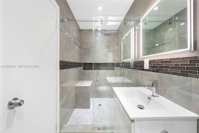 4231 NW 73rd Ave, Lauderhill, FL 33319