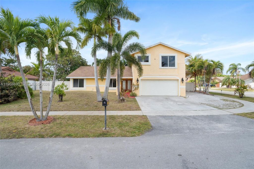 4231 NW 73rd Ave, Lauderhill, FL 33319