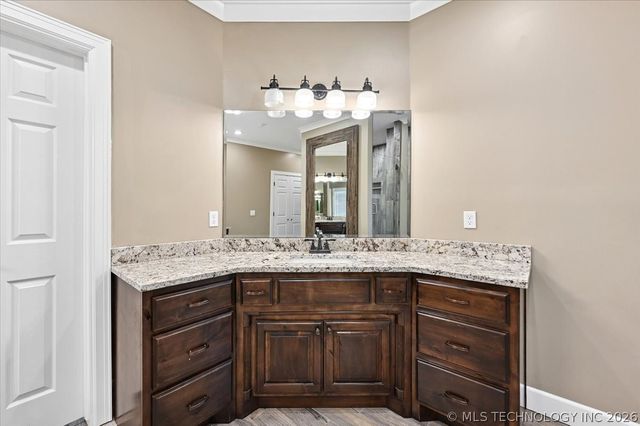 2720 E 22nd Street, Tulsa, OK 74114