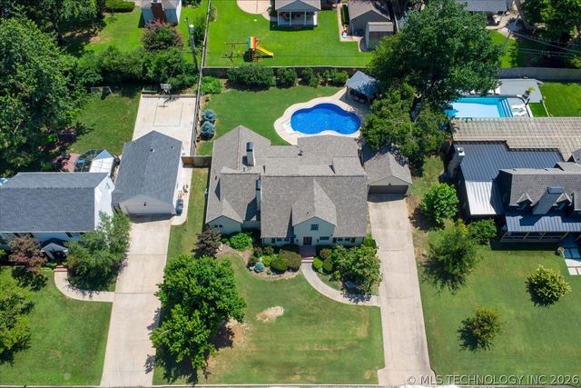 2720 E 22nd Street, Tulsa, OK 74114