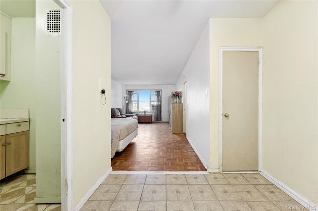 110-45 Queens Blvd 807, Forest Hills, NY 11375