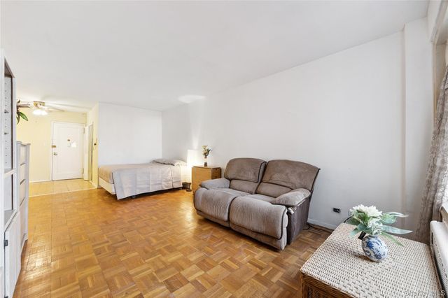 110-45 Queens Blvd 807, Forest Hills, NY 11375