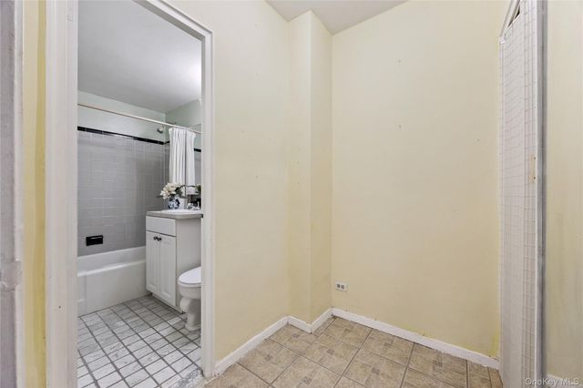 110-45 Queens Blvd 807, Forest Hills, NY 11375
