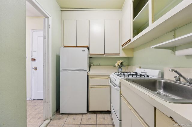 110-45 Queens Blvd 807, Forest Hills, NY 11375