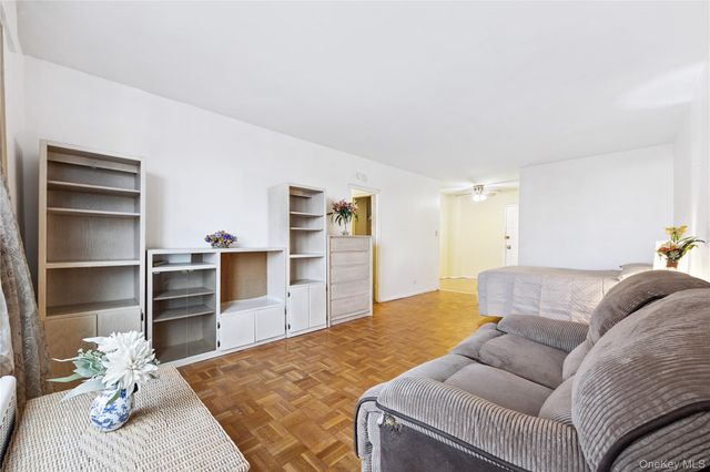 110-45 Queens Blvd 807, Forest Hills, NY 11375