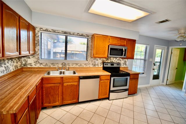 3494 Longview Drive, Corinth, TX 76210